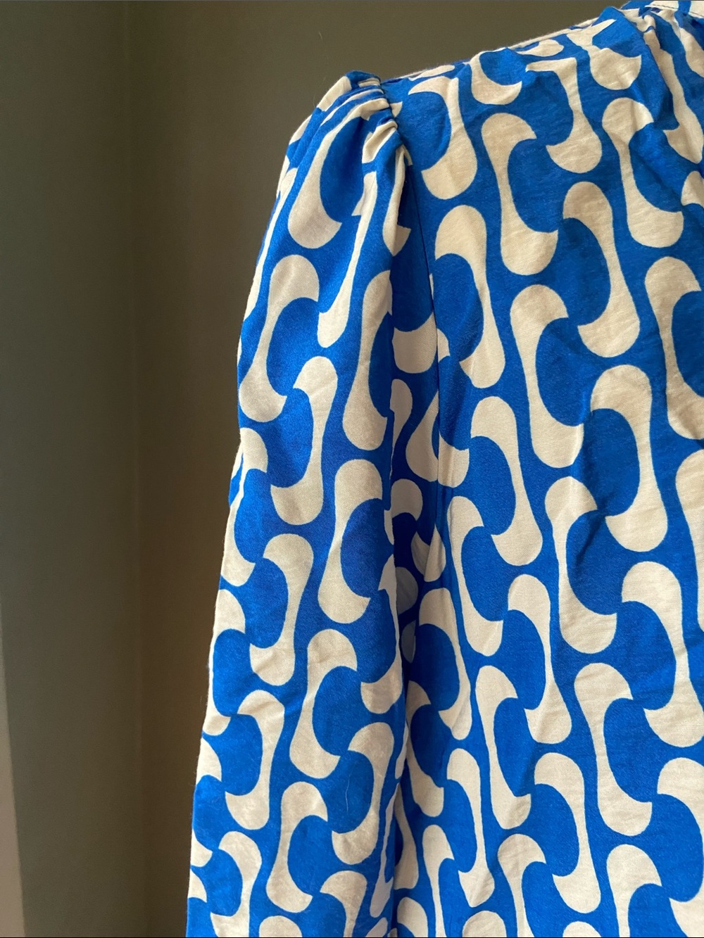 Zara Blue & White Geometric V-Neck Dress Size Small - Picture 4 of 8